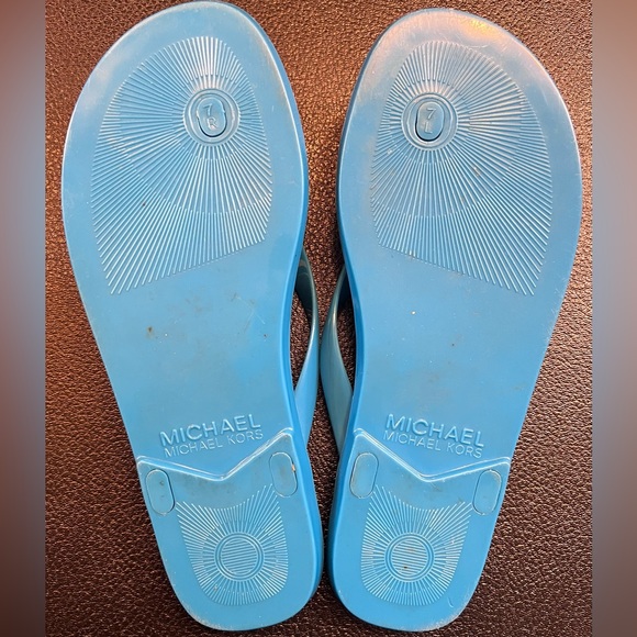 Michael Kors Jet Set Jelly Flip Flops - Picture 5 of 6